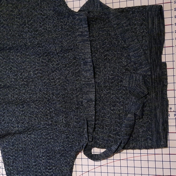 🌻 2/$30 Devoted Belted Cardigan - Picture 5 of 5